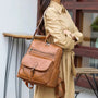Sac à dos en cuir marron convertibles avec poches zippées et rabat avant