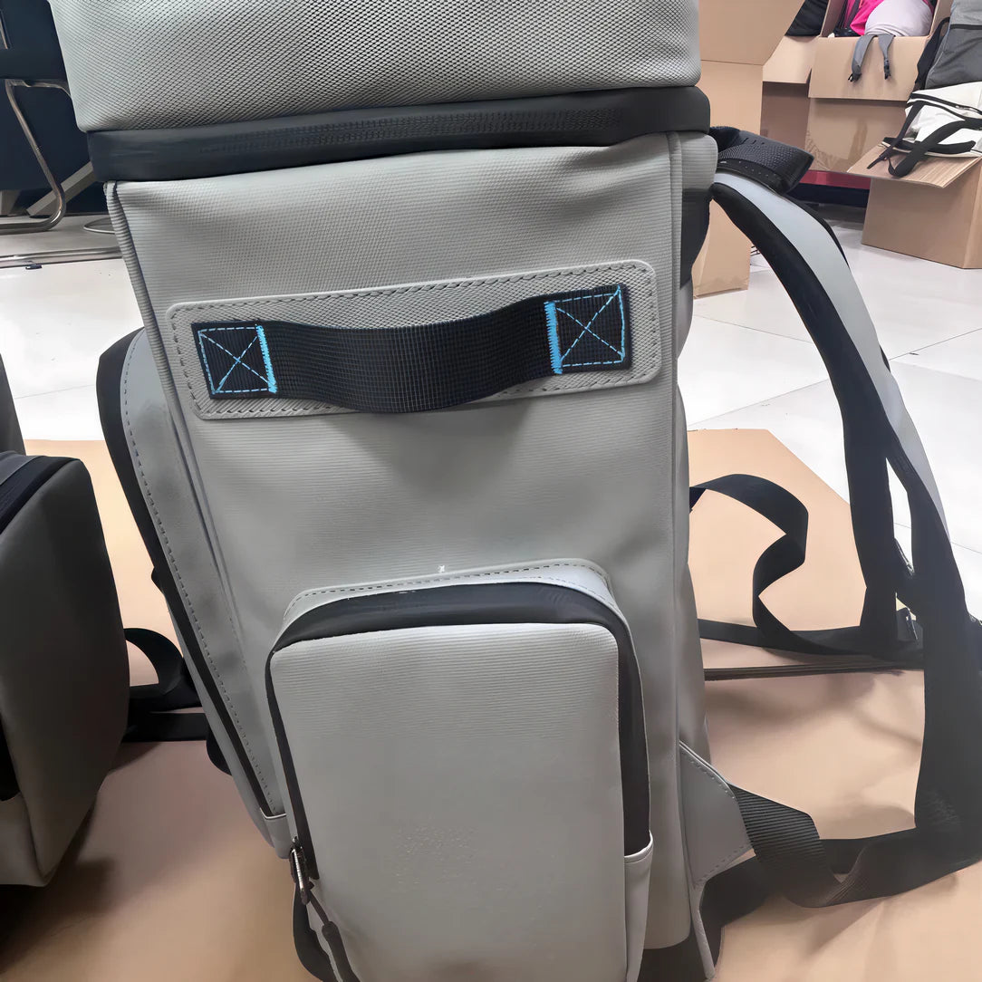 Sac à dos isotherme multipoches 30L gris clair avec poches et poignée supérieure