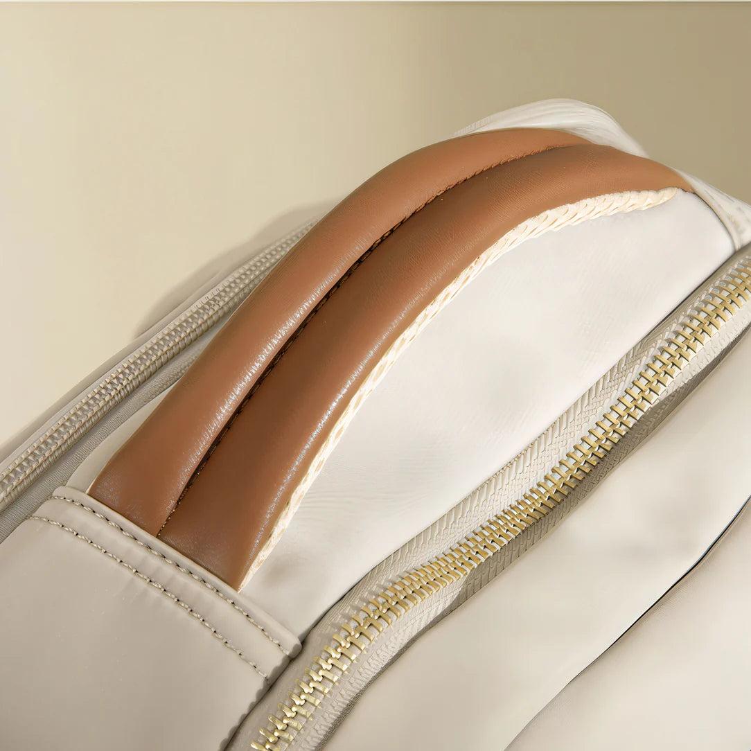 Pochette zippée blanche et or avec accents en cuir tan pour Sac à dos Amber