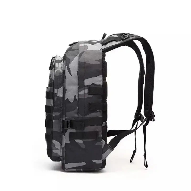 Sac à dos camouflage gris et noir tactique avec plusieurs sangles pour le rangement