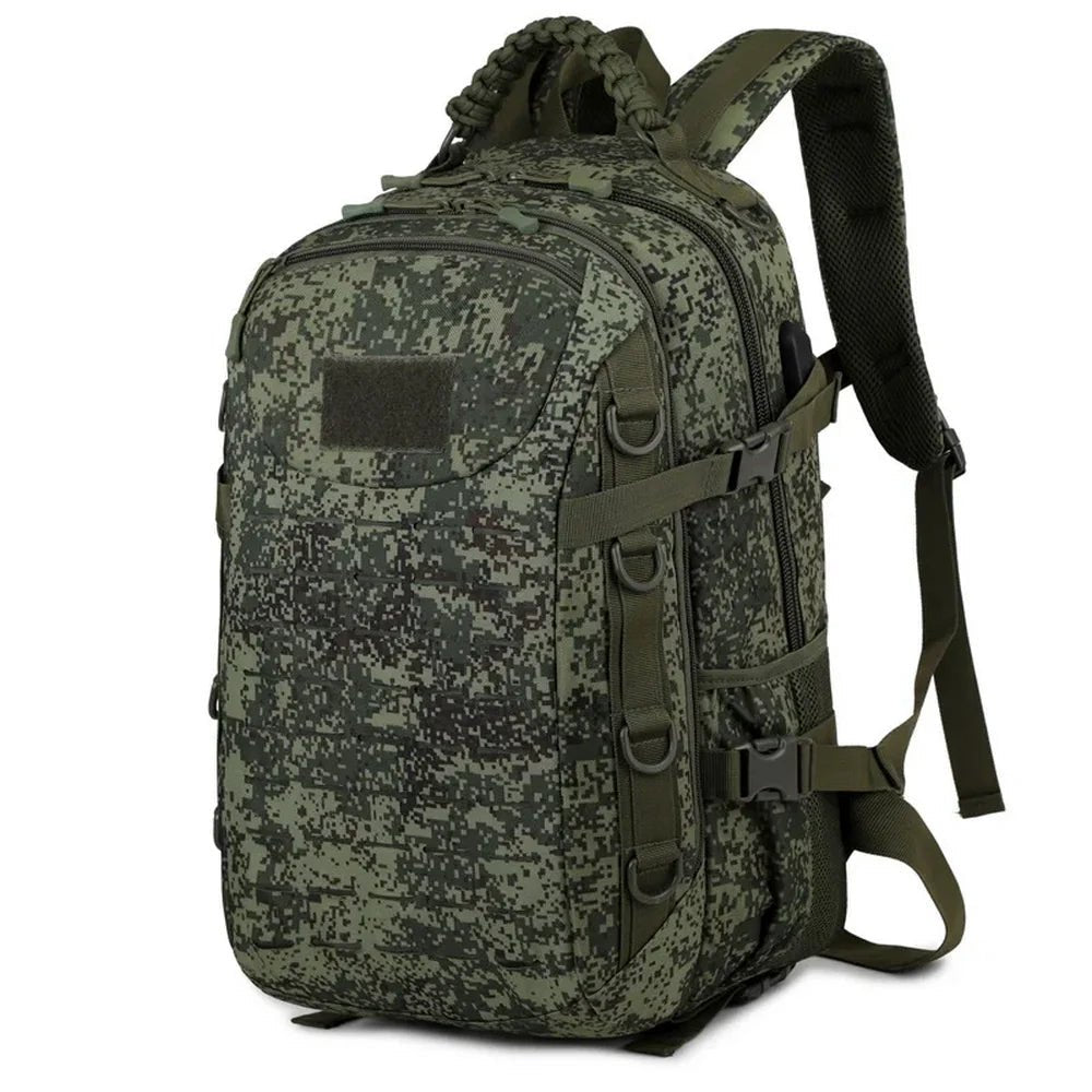 Sac à dos d’airsoft 35L vert camouflage numérique avec plusieurs compartiments et sangles
