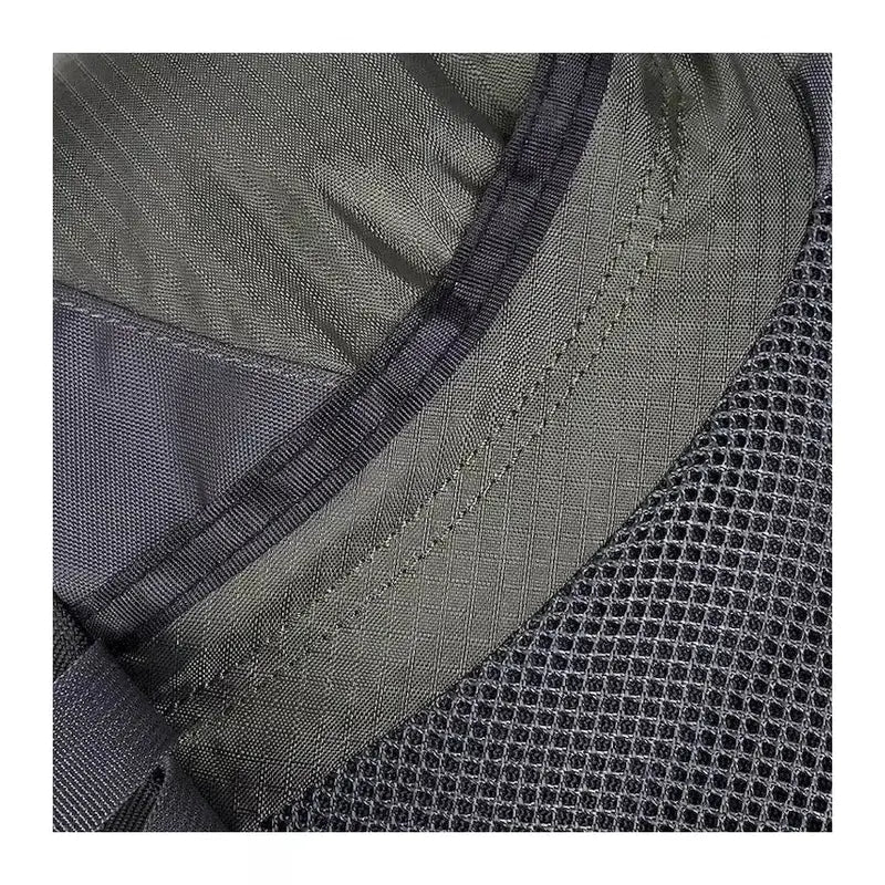 Tissu vert olive foncé avec motif en losange et mesh noir pour Sac à dos de randonnée 40L