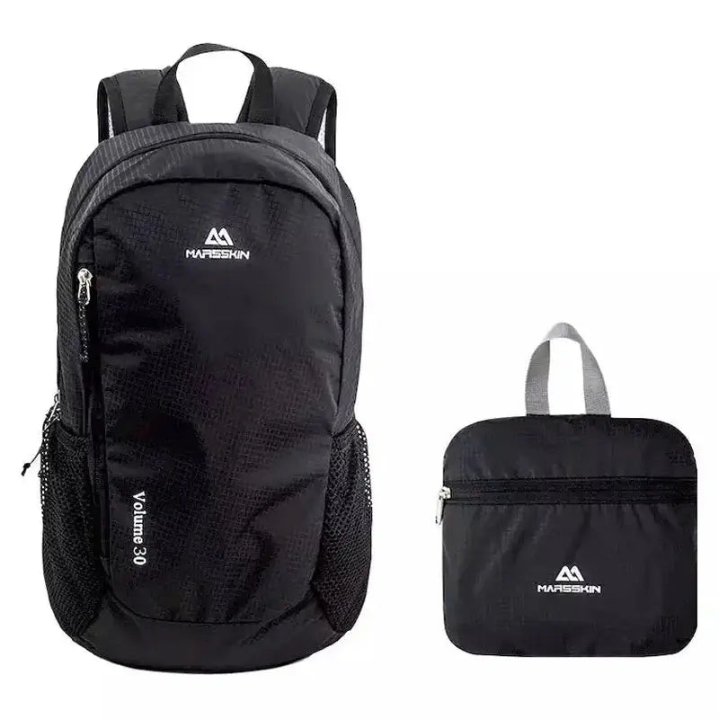 Sac à dos de randonnée ultra-léger noir avec pochette de rangement assortie