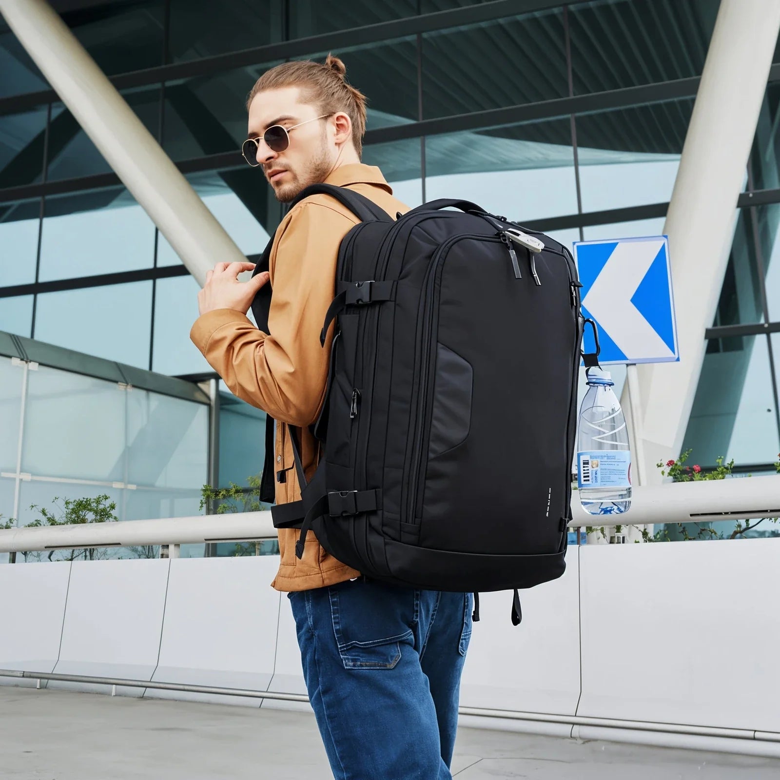 Sac à dos de voyage extensible 17 pouces noir avec sangles de compression ExpandTech