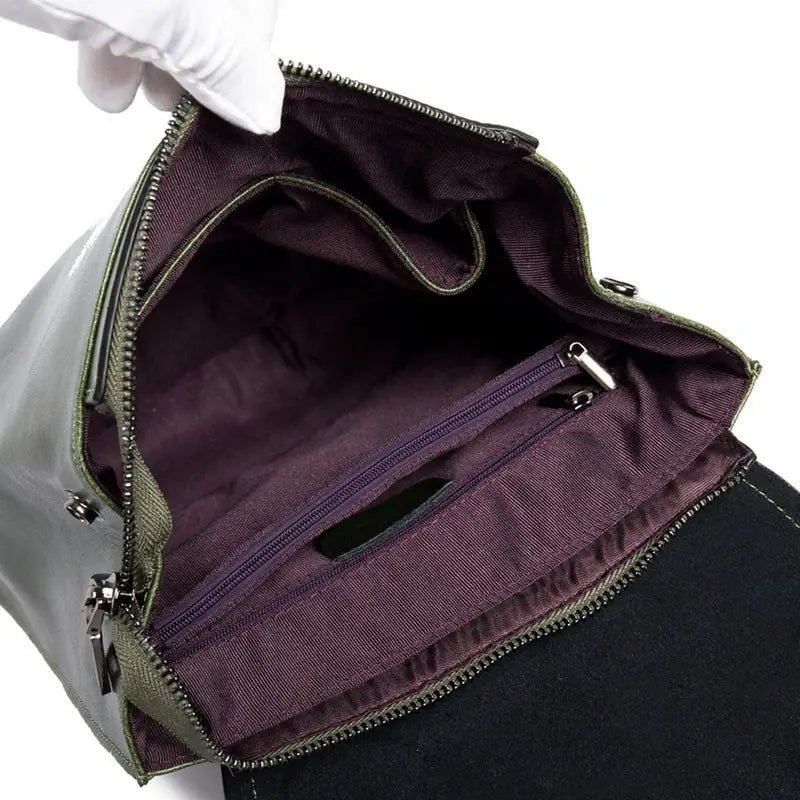 Sac à dos élégant en similicuir olive vert avec intérieur rouge foncé et poche zippée