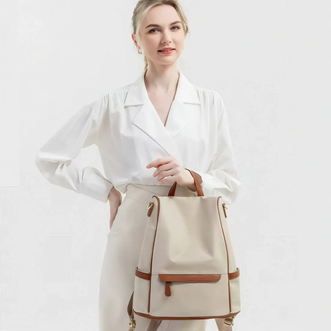 Sac à dos Elenya Vison beige avec accents marron et quincaillerie dorée