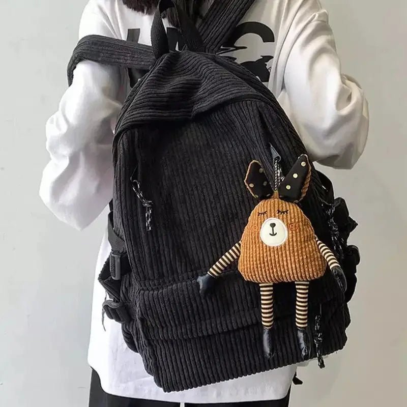 Sac à dos en velours noir avec porte-clés ours brun et poche pratique