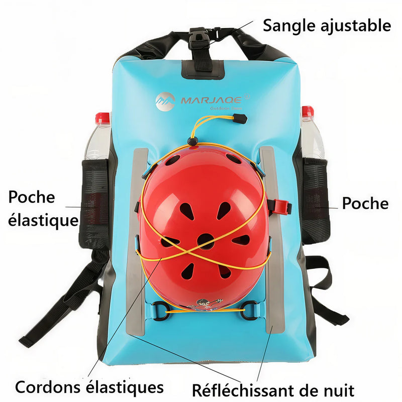 Sac à dos étanche 30L IPX6 Marjaqe bleu clair, casque rouge fixé par élastiques jaunes