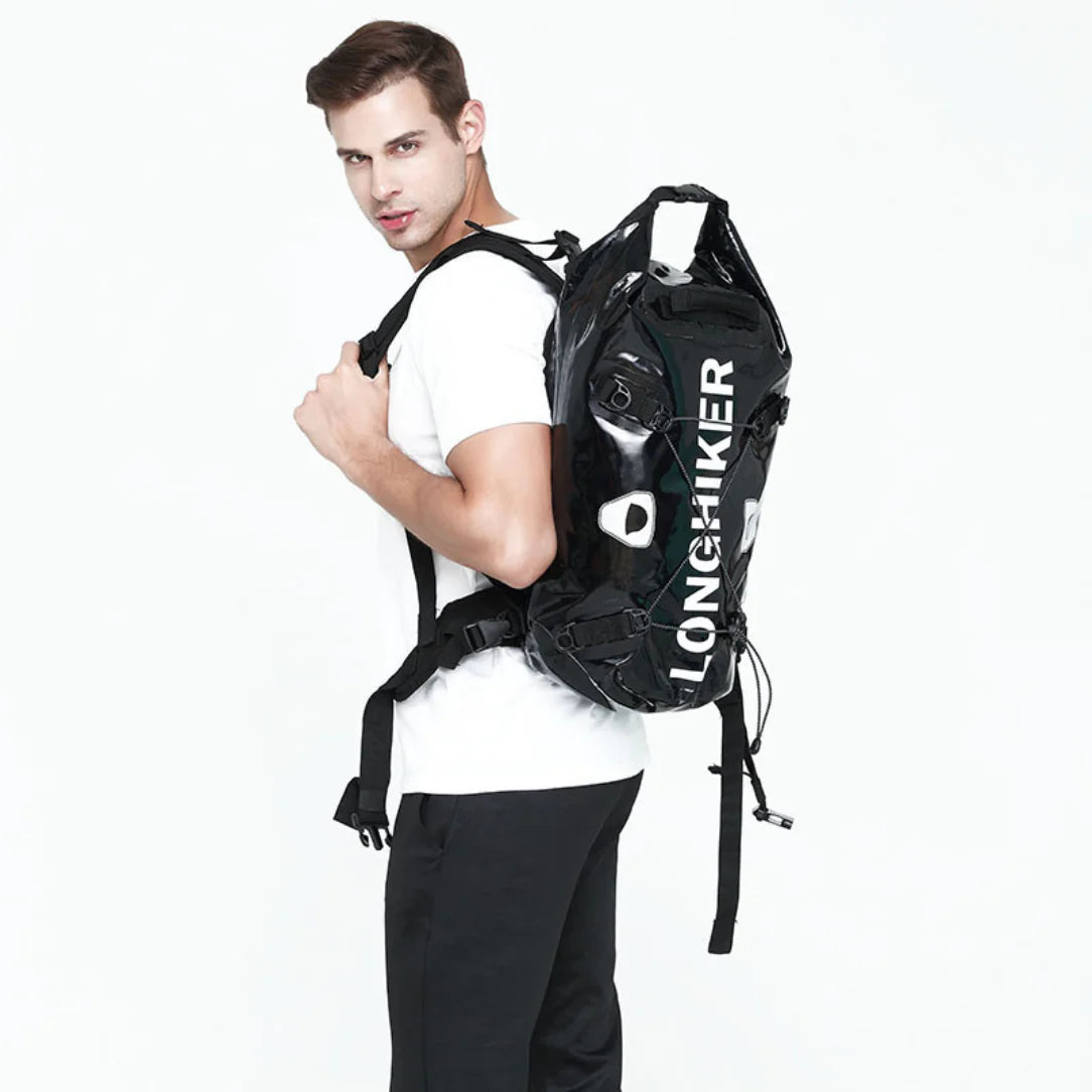 Sac à dos étanche de trail 30L noir mat avec branding blanc