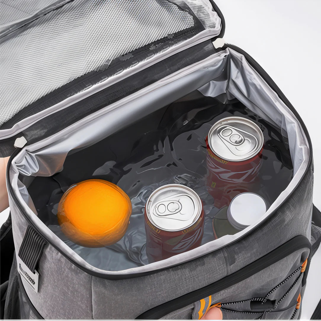 Sac à dos isotherme de trekking 20L gris avec sac isotherme rempli de boissons et d’une orange