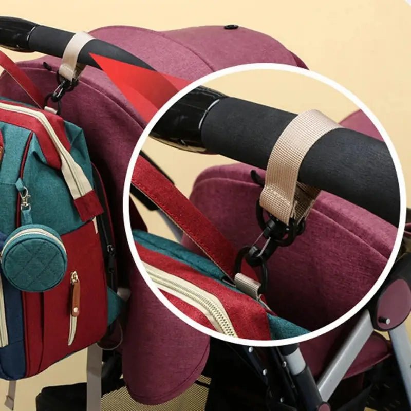 Crochet pour sac à langer 20L multipoches avec sac à couches rouge et teal