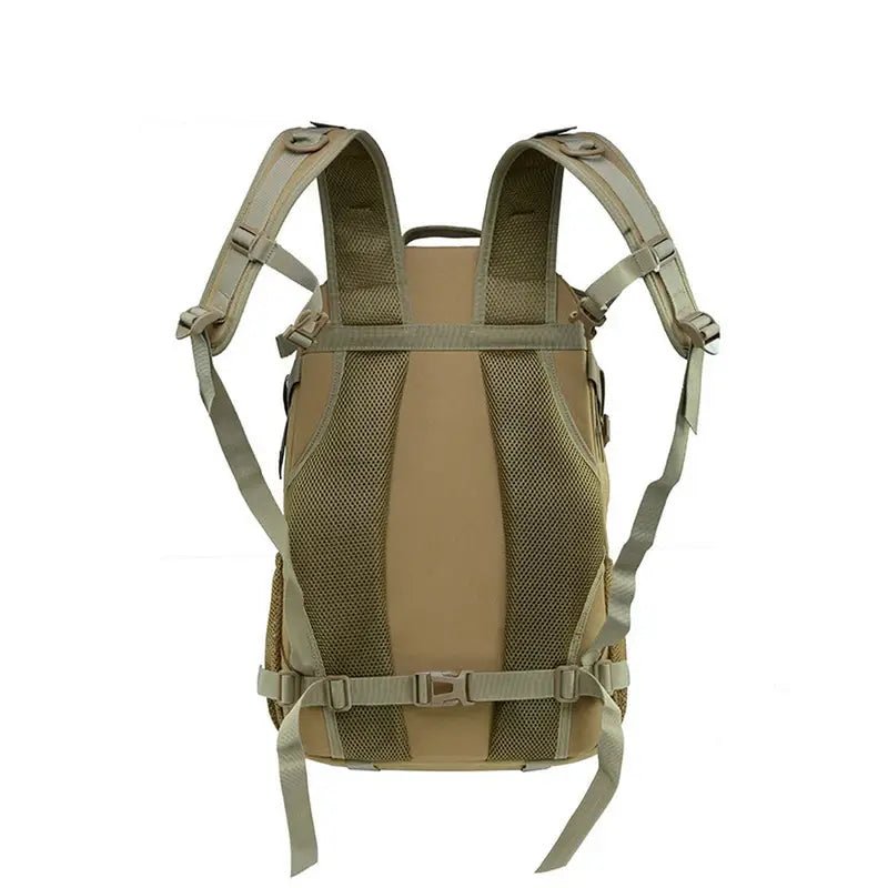 Sac à dos militaire de randonnée tan avec dos en mesh rembourré et bretelles ajustables