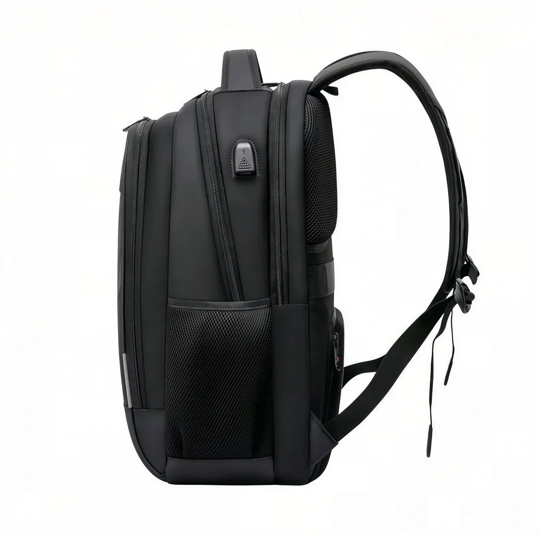 Sac à dos noir homme Targus avec sangles rembourrées et port USB