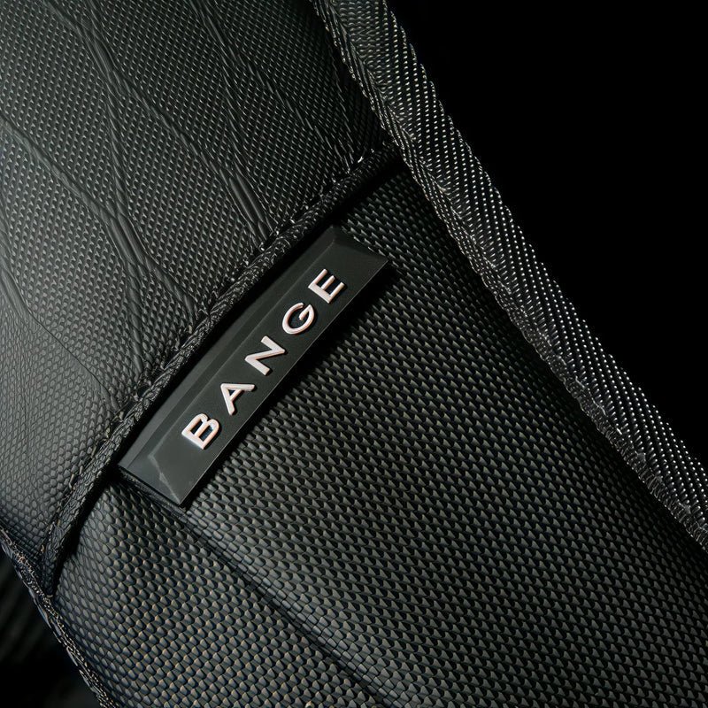 Tissu texturé noir avec logo BANGE sur le Sac à dos PC 16 pouces Deneb XI