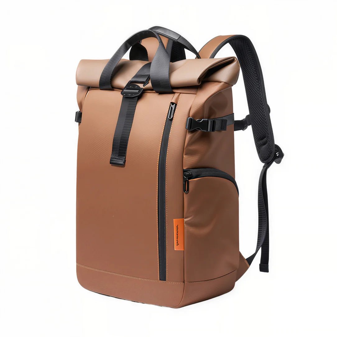 Sac à dos pour pc homme TangoColl 16 en brun avec bretelles et zips noirs