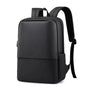 Sac à dos rectangulaire homme noir minimaliste avec poche zippée frontale et port USB