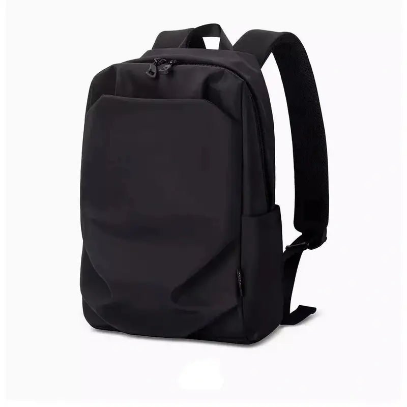 Sac à dos rentrée minimaliste noir avec compartiment zippé et bretelles rembourrées