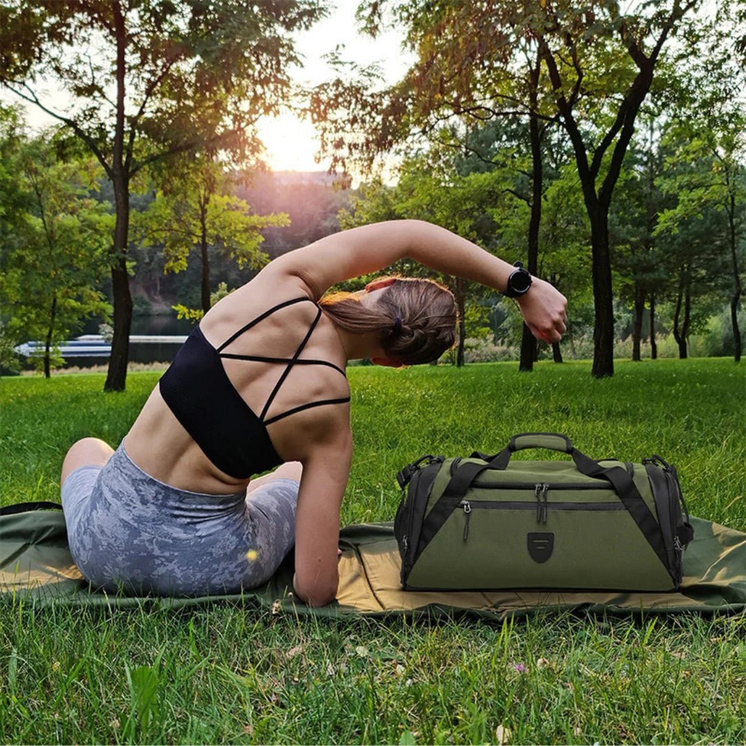 Sac à dos sport 40l en vert olive avec bretelles noires et fermetures éclair