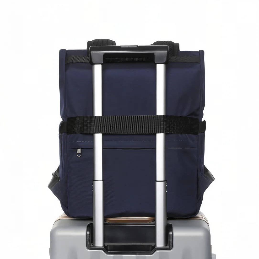 Sac à dos Tigernu Origin en canvas bleu marine avec bretelles noires et métal argenté pour voyager