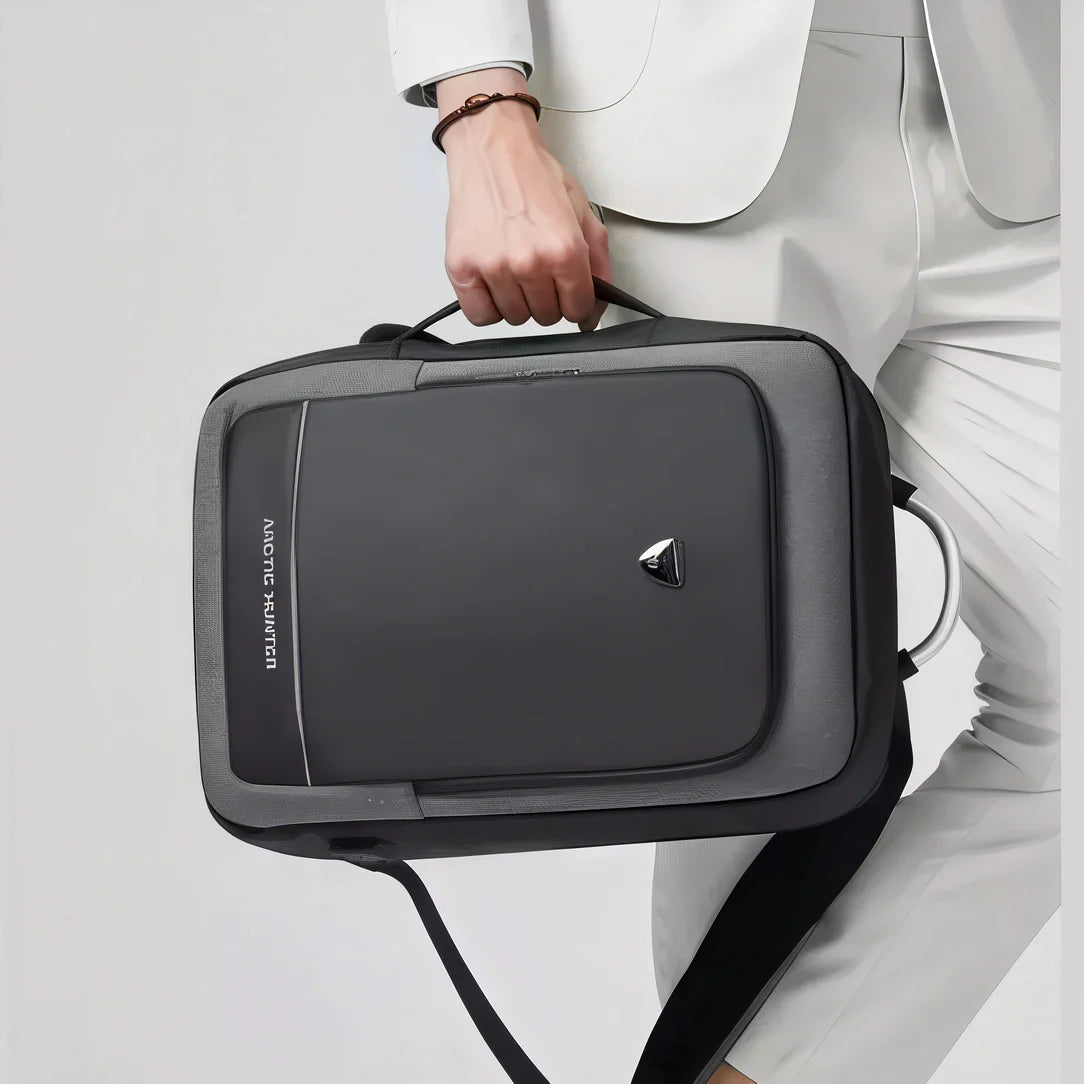 Sac à dos valise cabine en charcoal avec accents noirs et design moderne sleek