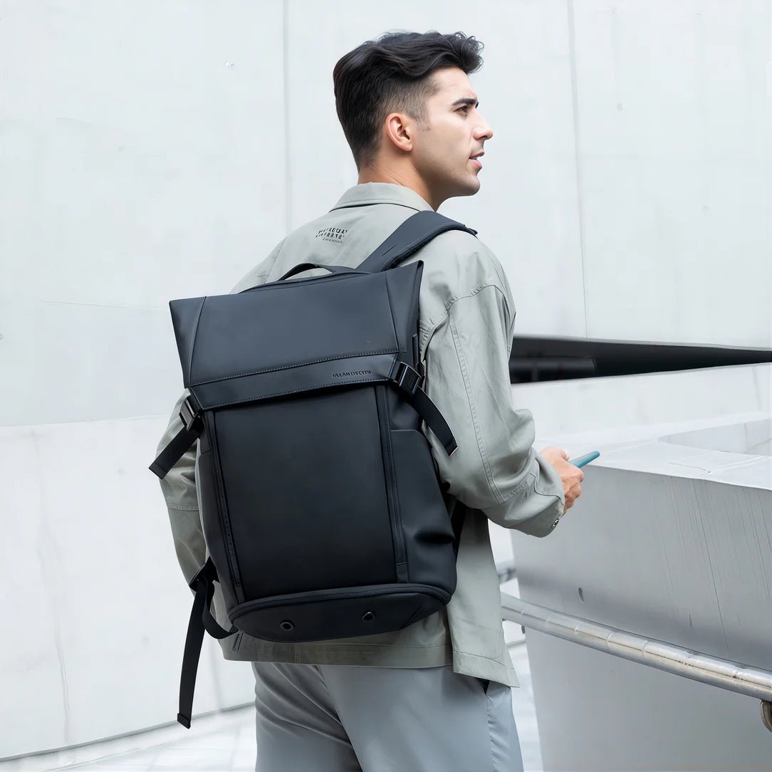 Sac à dos vélo urbain imperméable Ryden I noir avec bretelles réglables