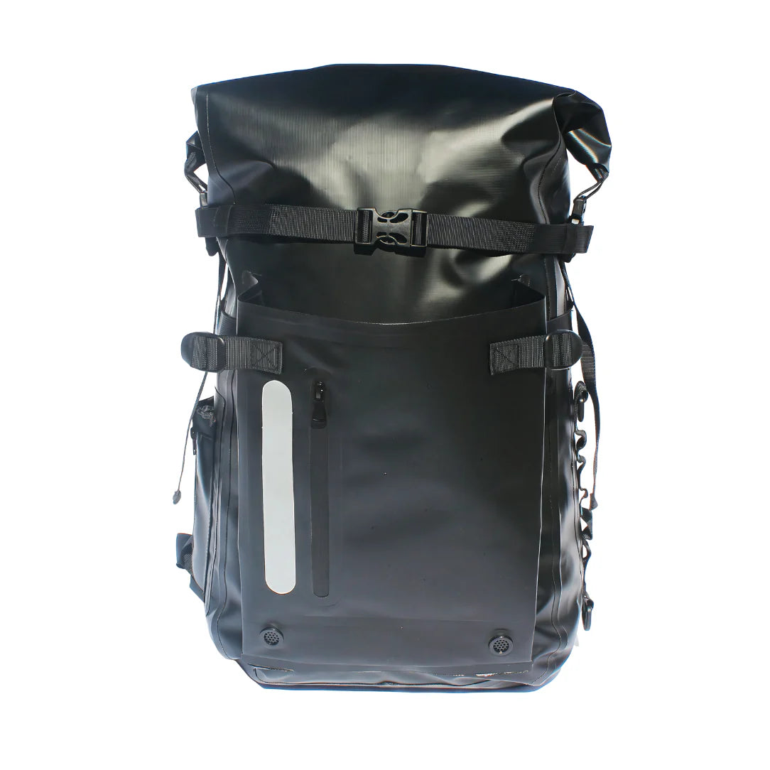 Sac à dos waterproof randonnée noir en tissu durable avec sangles renforcées
